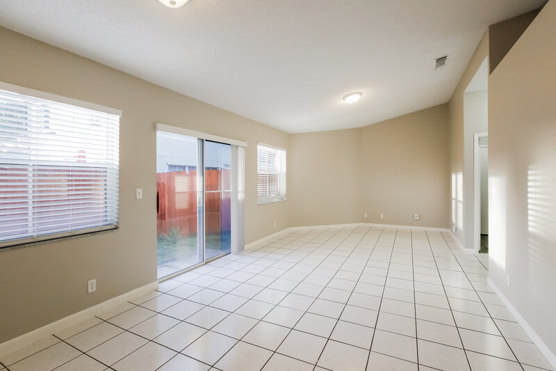 2,975/Mo, 4792 NW 5th Pl Coconut Creek, FL 33063 Living Room View 3