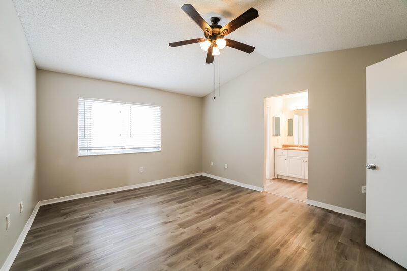 2,965/Mo, 14247 SW 177th St Miami, FL 33177 Main Bedroom View 2
