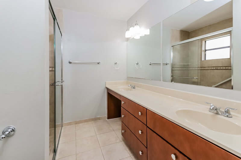 3,735/Mo, 13751 Exotica Ln Wellington, FL 33414 Main Bathroom View