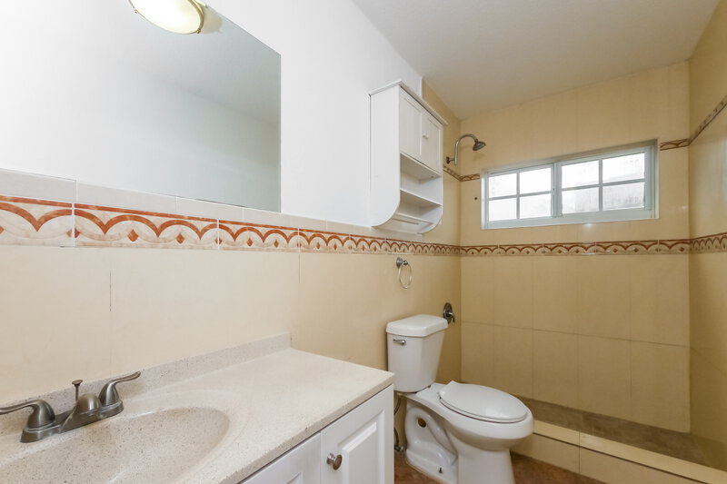3,285/Mo, 12743 SW 207th Ter Miami, FL 33177 Bathroom View