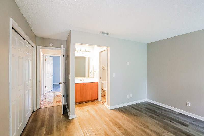 2,585/Mo, 1162 Fernlea Dr West Palm Beach, FL 33417 Main Bedroom View 2