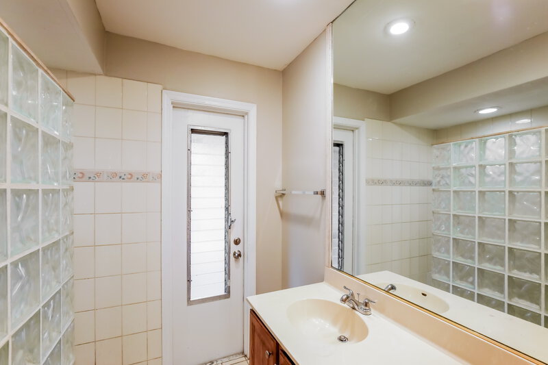 3,505/Mo, 11799 NW 26th St Coral Springs, FL 33065 Main Bathroom View