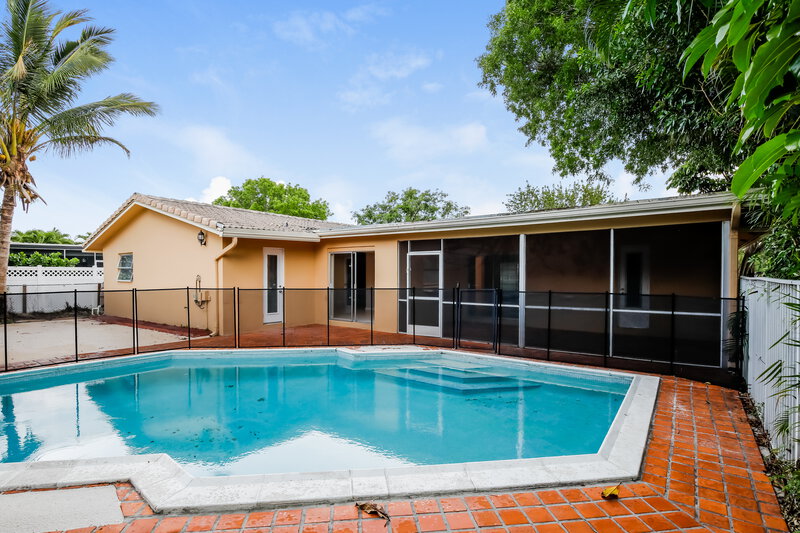 3,505/Mo, 11799 NW 26th St Coral Springs, FL 33065 Pool View