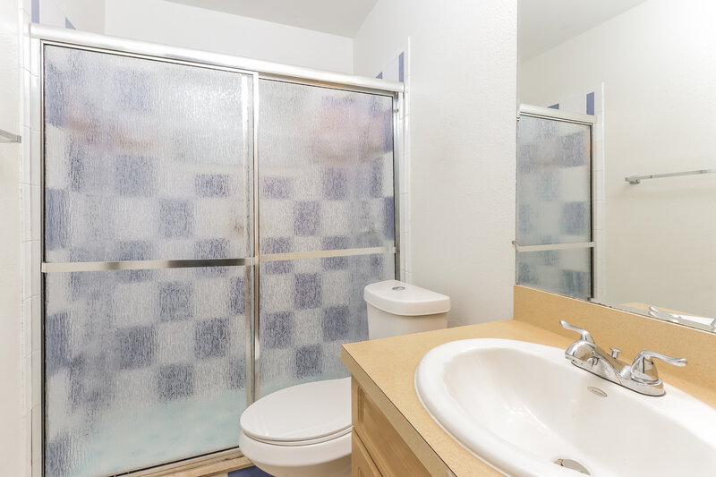 2,660/Mo, 12083 Dolphin Dr Palm Beach Gardens, FL 33410 Main Bathroom View