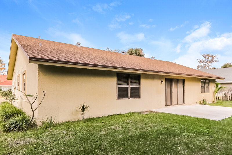 2,910/Mo, 13524 Brixham St Wellington, FL 33414 Rear View