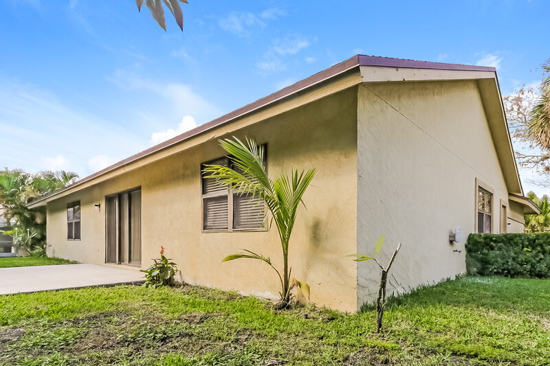 2,910/Mo, 13524 Brixham St Wellington, FL 33414 Rear View 2