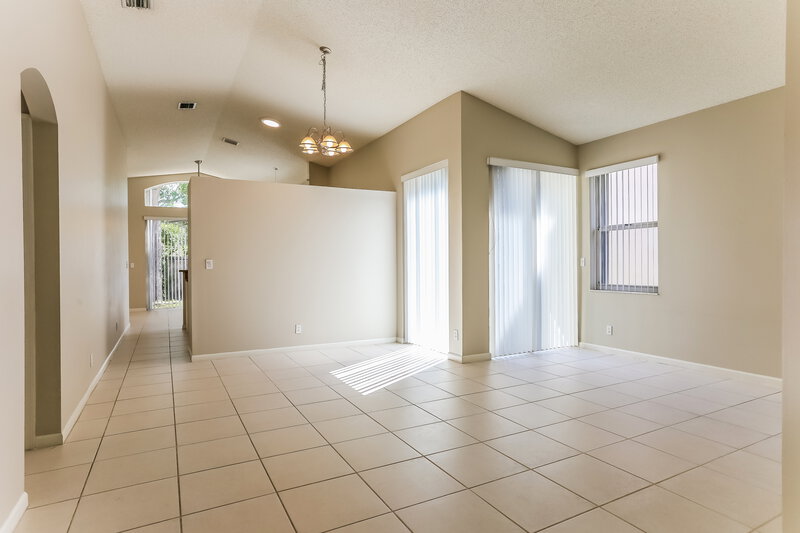 3,255/Mo, 15271 SW 51st St Davie, FL 33331 Living Room View 2