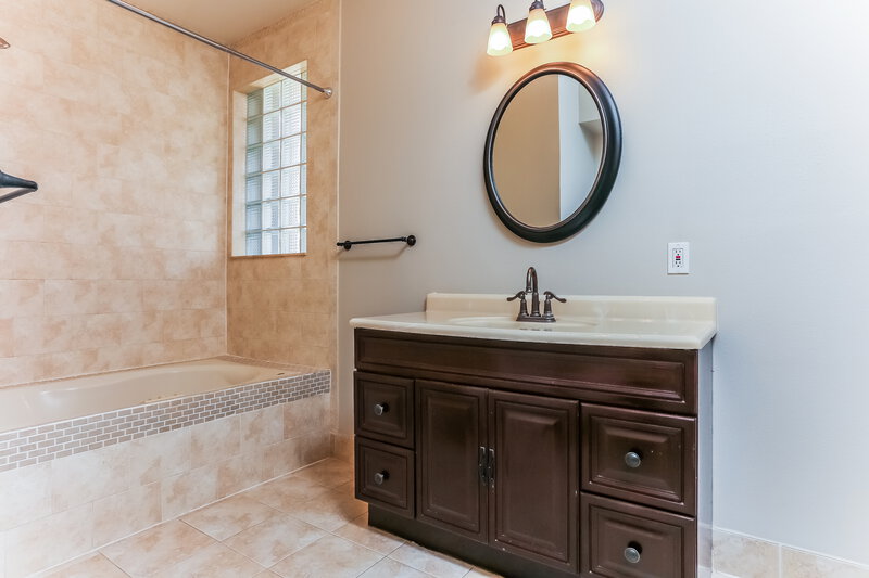3,255/Mo, 15271 SW 51st St Davie, FL 33331 Main Bathroom View