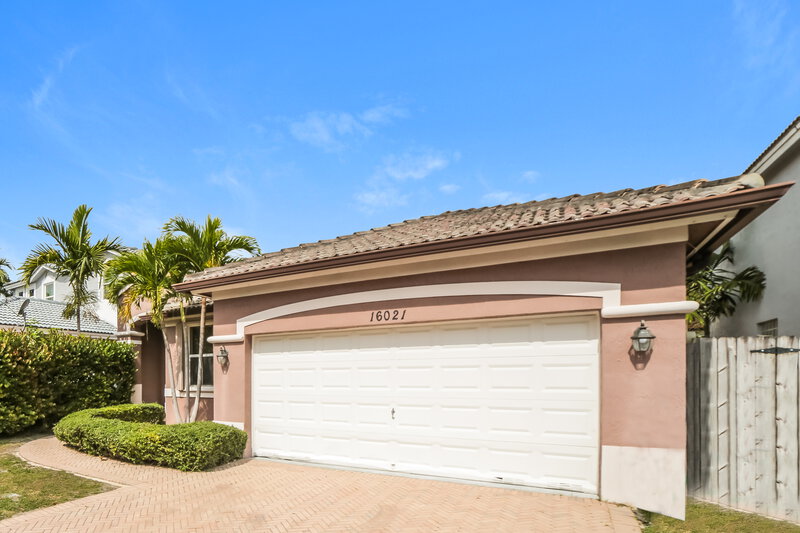 3,500/Mo, 16021 SW 43rd Ter Miami, FL 33185 Front View