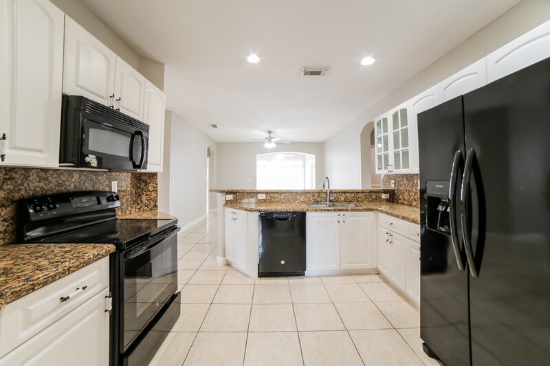 3,500/Mo, 16021 SW 43rd Ter Miami, FL 33185 Kitchen View 2