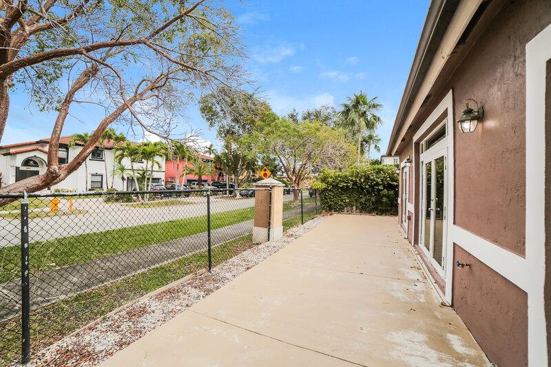3,500/Mo, 16021 SW 43rd Ter Miami, FL 33185 Rear View