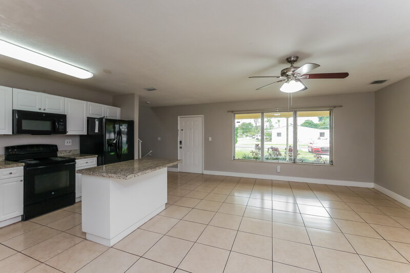 3,155/Mo, 20255 NE 12th Ave Miami, FL 33179 Living Room View 2