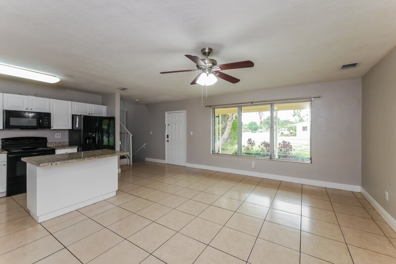 3,155/Mo, 20255 NE 12th Ave Miami, FL 33179 Kitchen View 3