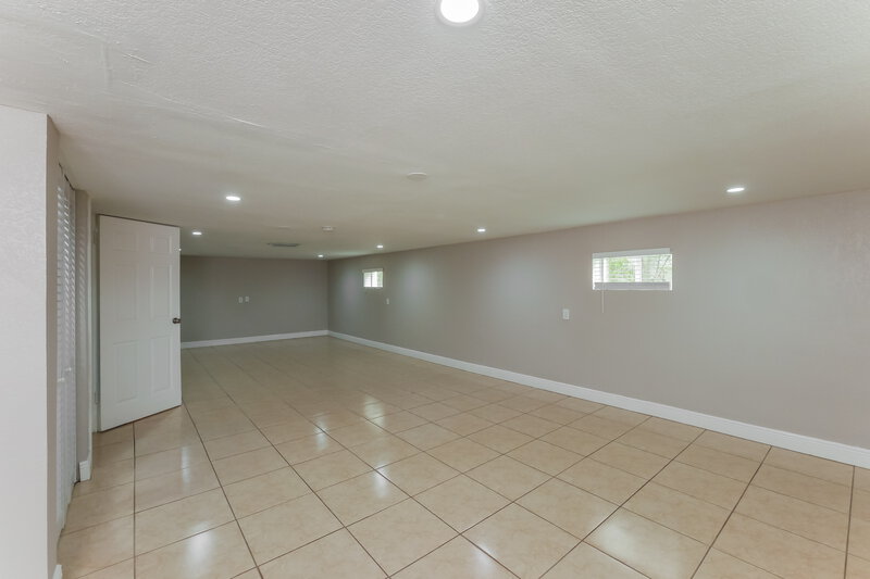 3,155/Mo, 20255 NE 12th Ave Miami, FL 33179 Basement View 2
