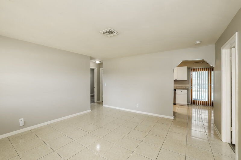 2,545/Mo, 295 Cherry St Palm Beach Gardens, FL 33410 Family Room View