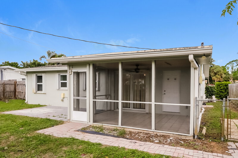 2,780/Mo, 300 Cherry St Palm Beach Gardens, FL 33410 Rear View 2