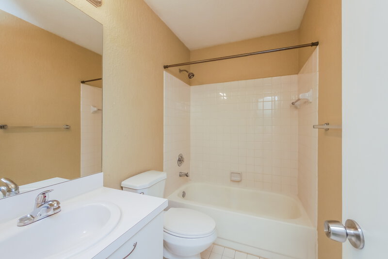3,240/Mo, 3275 W Buena Vista Dr Margate, FL 33063 Bathroom View