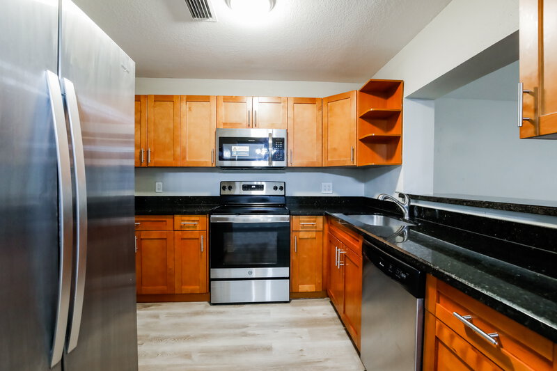 3,990/Mo, 4971 SW 5th Ct Margate, FL 33068 Kitchen View