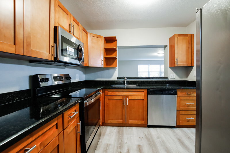 3,990/Mo, 4971 SW 5th Ct Margate, FL 33068 Kitchen View 2