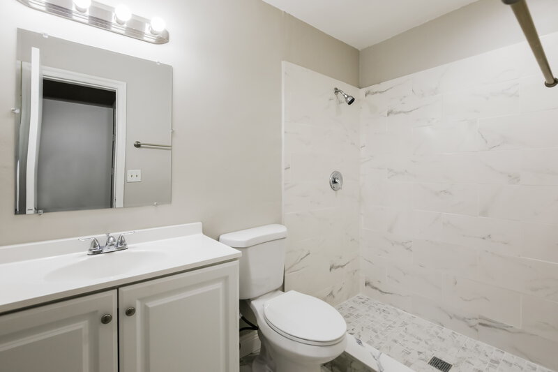 3,990/Mo, 4971 SW 5th Ct Margate, FL 33068 Bathroom View