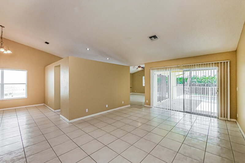 4,255/Mo, 5339 NW 99th Ln Coral Springs, FL 33076 Living Room View