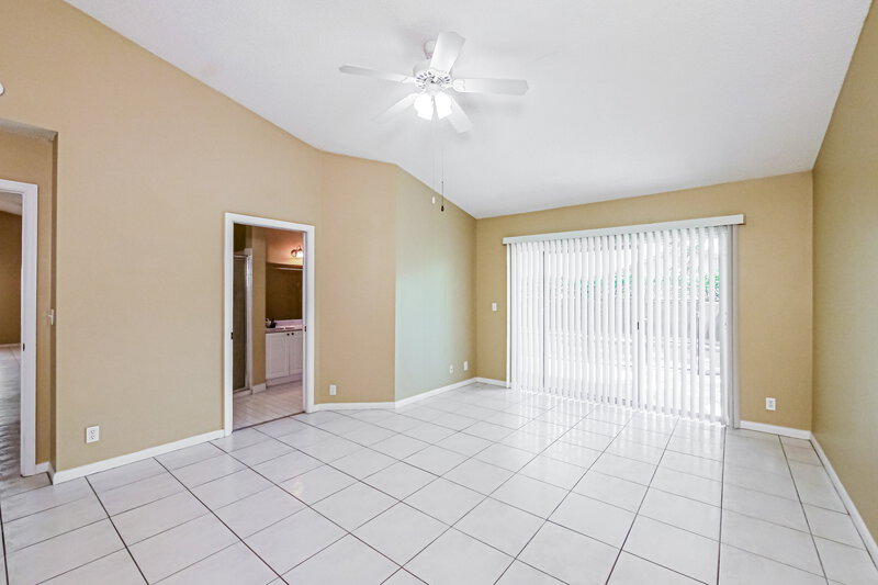4,255/Mo, 5339 NW 99th Ln Coral Springs, FL 33076 Main Bedroom View 2