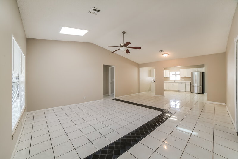 4,910/Mo, 5901 Lincoln Cir W Lake Worth, FL 33463 Living Room View