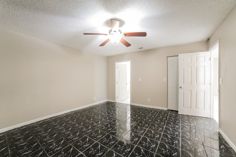 4,910/Mo, 5901 Lincoln Cir W Lake Worth, FL 33463 Main Bedroom View