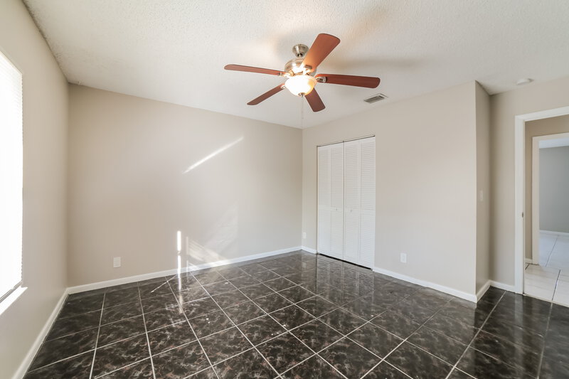 4,910/Mo, 5901 Lincoln Cir W Lake Worth, FL 33463 Main Bedroom View 2