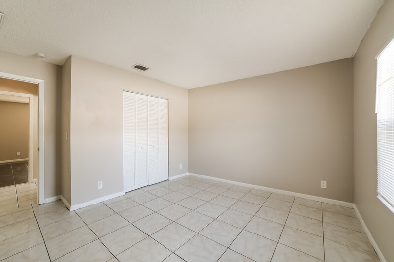 4,910/Mo, 5901 Lincoln Cir W Lake Worth, FL 33463 Bedroom View