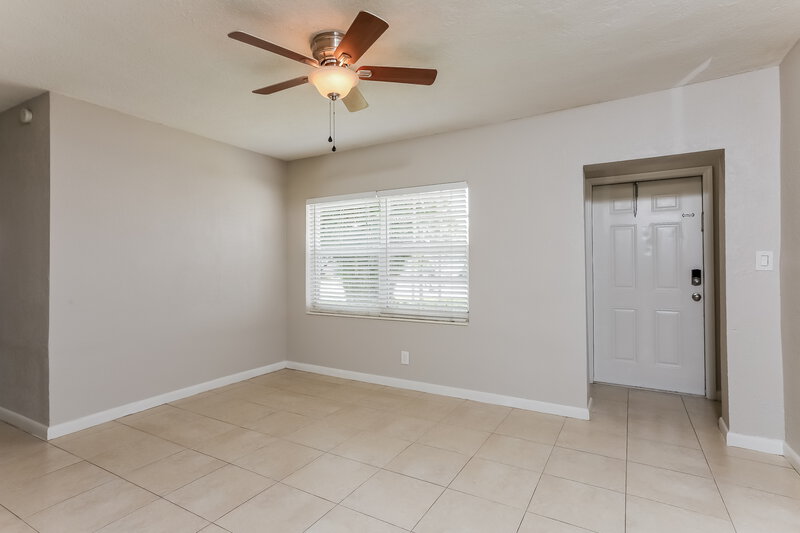 3,930/Mo, 6020 NE 3rd Ter Oakland Park, FL 33334 Living Room View 2