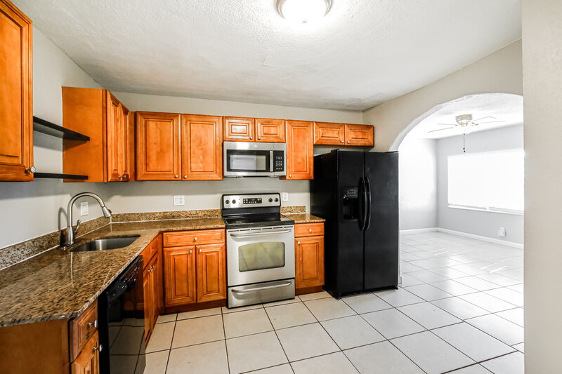 3,095/Mo, 6020 NE 3rd Ter Oakland Park, FL 33334 Kitchen View
