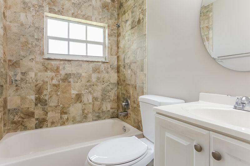 3,930/Mo, 6020 NE 3rd Ter Oakland Park, FL 33334 Bathroom View