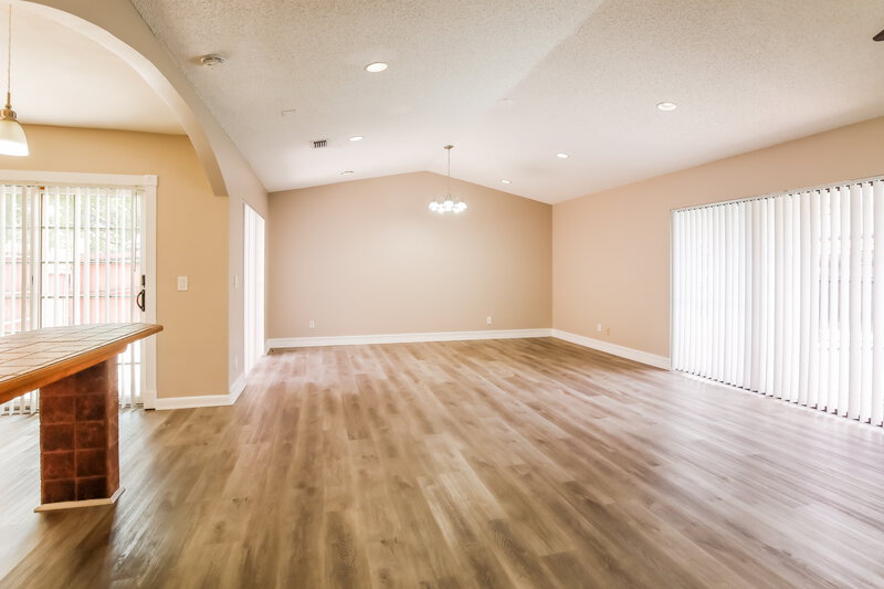 3,510/Mo, 640 SW 95th Ter Pembroke Pines, FL 33025 Living Room View