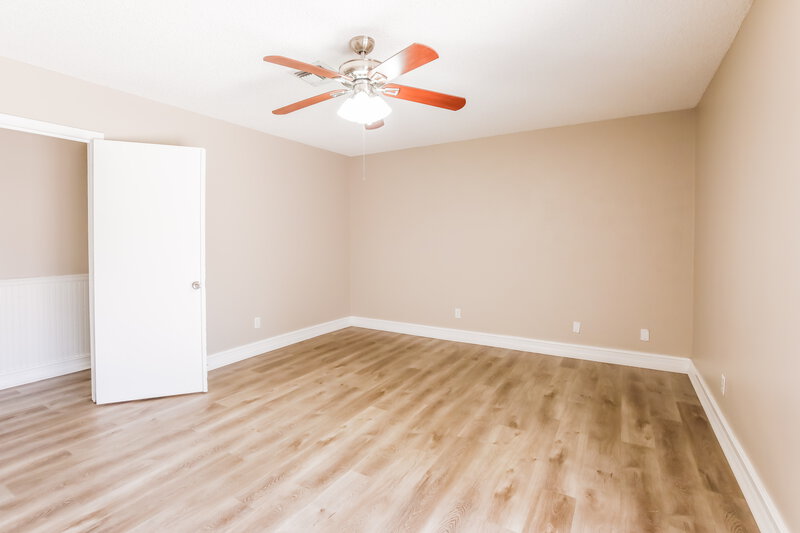 3,510/Mo, 640 SW 95th Ter Pembroke Pines, FL 33025 Main Bedroom View 3