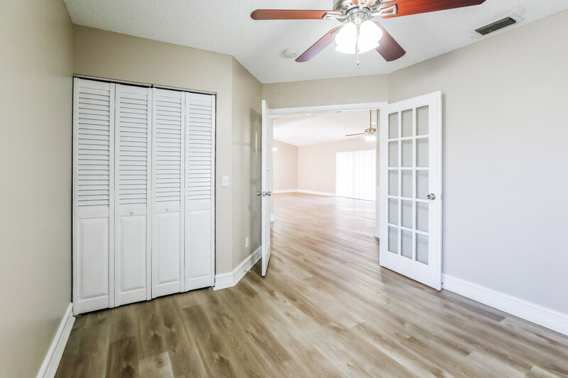 3,510/Mo, 640 SW 95th Ter Pembroke Pines, FL 33025 Bedroom View