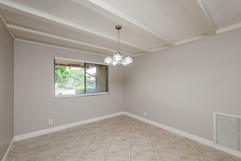 3,320/Mo, 6801 SW 43rd St Davie, FL 33314 Dining Room View