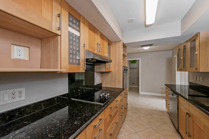 3,320/Mo, 6801 SW 43rd St Davie, FL 33314 Kitchen View
