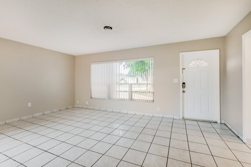 4,430/Mo, 7301 Tropicana St Miramar, FL 33023 Living Room View 2