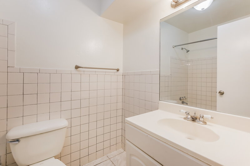 4,430/Mo, 7301 Tropicana St Miramar, FL 33023 Bathroom View