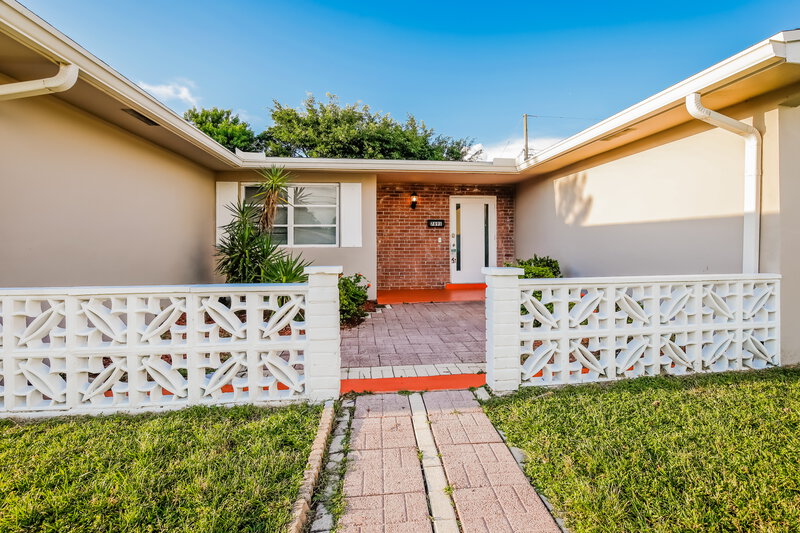 3,095/Mo, 7891 NW 14th St Pembroke Pines, FL 33024 Front View