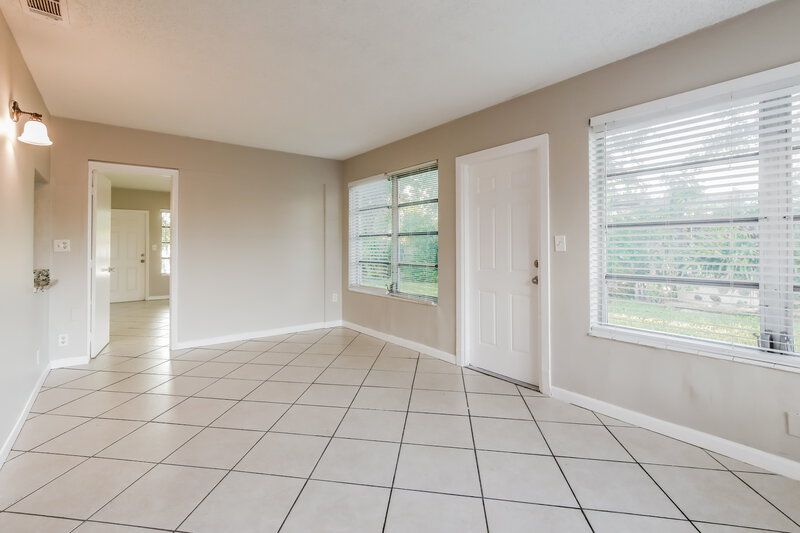 3,095/Mo, 7891 NW 14th St Pembroke Pines, FL 33024 Living Room View 2