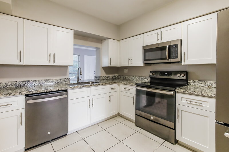 3,095/Mo, 7891 NW 14th St Pembroke Pines, FL 33024 Kitchen View