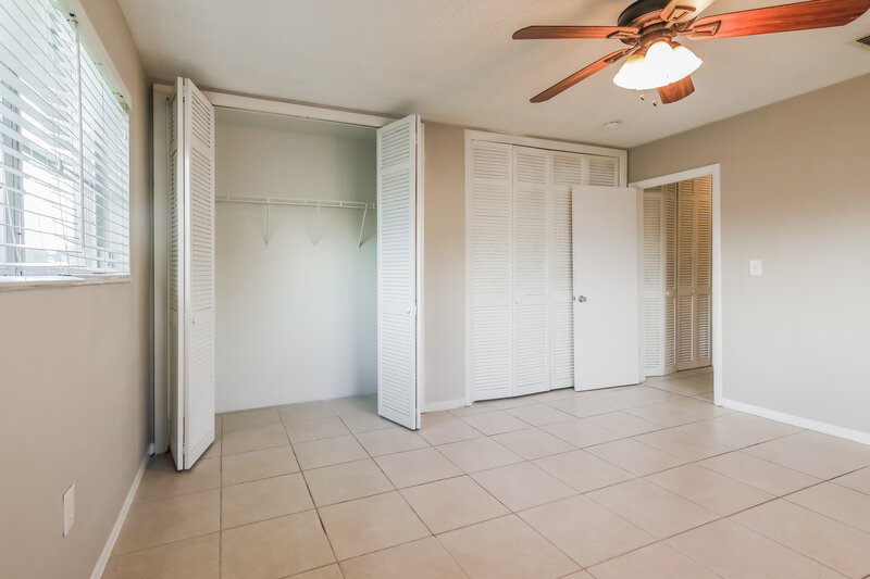 3,095/Mo, 7891 NW 14th St Pembroke Pines, FL 33024 Main Bedroom View 2