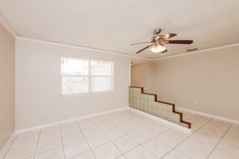 3,085/Mo, 9521 NW 25th St Sunrise, FL 33322 Living Room View