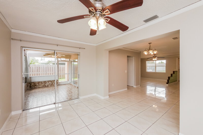 3,085/Mo, 9521 NW 25th St Sunrise, FL 33322 Family Room View 2