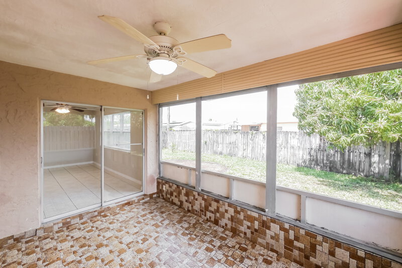 3,085/Mo, 9521 NW 25th St Sunrise, FL 33322 Sun Room View