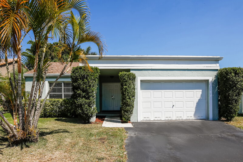 3,115/Mo, 9611 NW 44th Ct Sunrise, FL 33351 External View