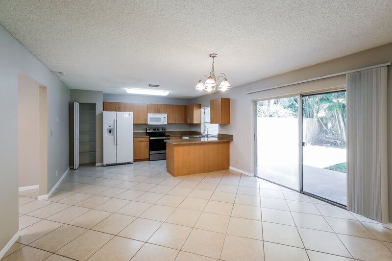 3,115/Mo, 9611 NW 44th Ct Sunrise, FL 33351 Dining Room View