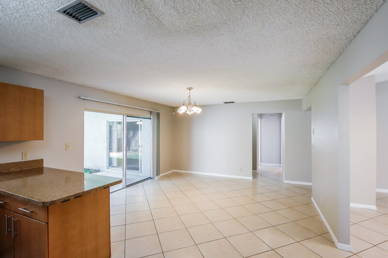 3,115/Mo, 9611 NW 44th Ct Sunrise, FL 33351 Family Room View
